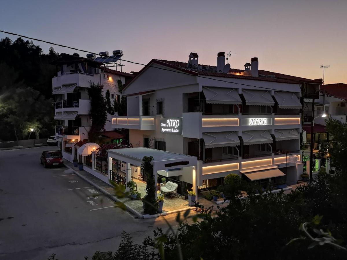 Haus Niko Apartments And Suites Nea Poteidaia Esterno foto