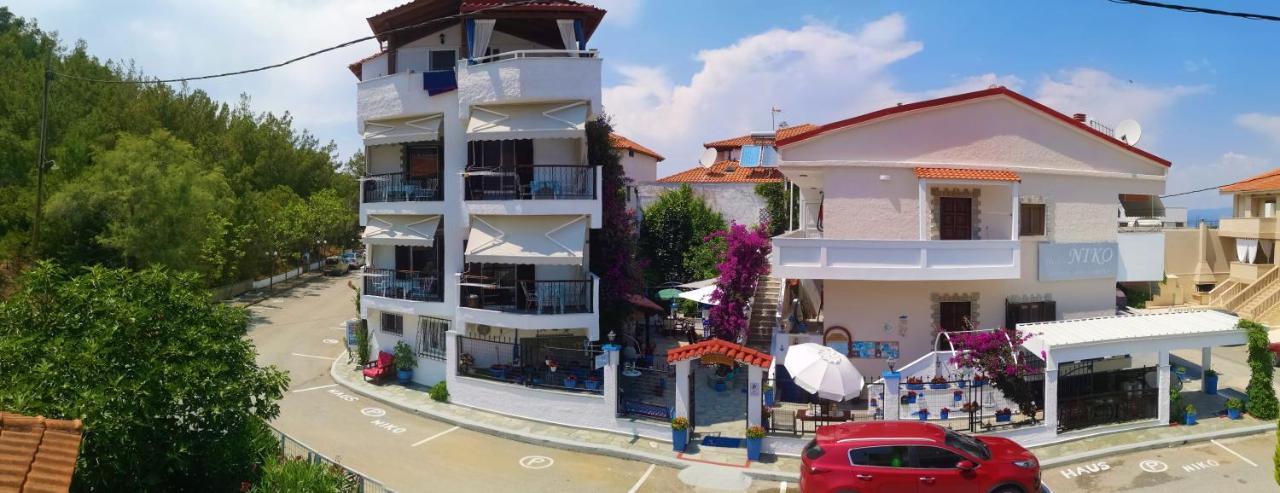 Haus Niko Apartments And Suites Nea Poteidaia Esterno foto