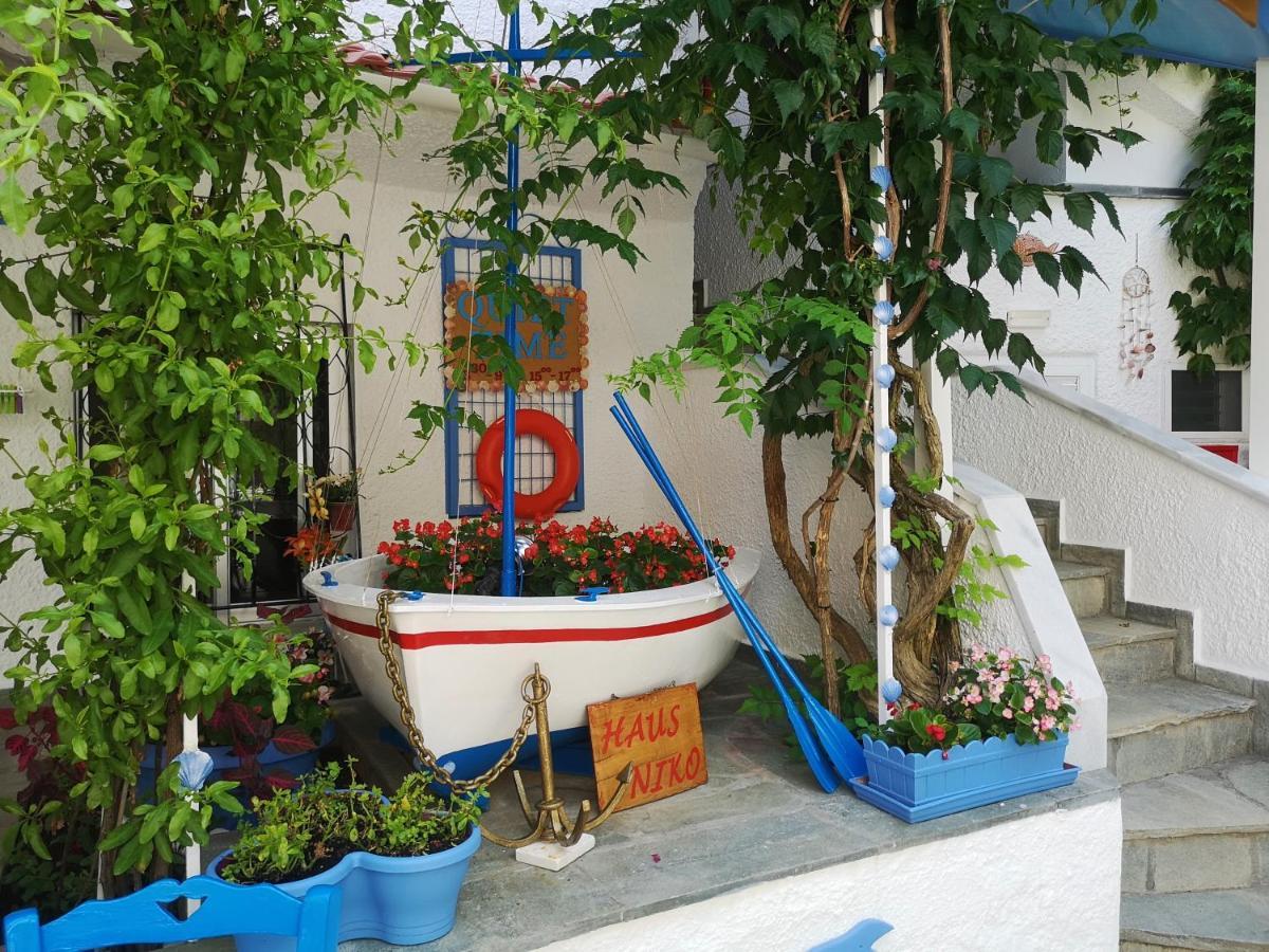 Haus Niko Apartments And Suites Nea Poteidaia Esterno foto