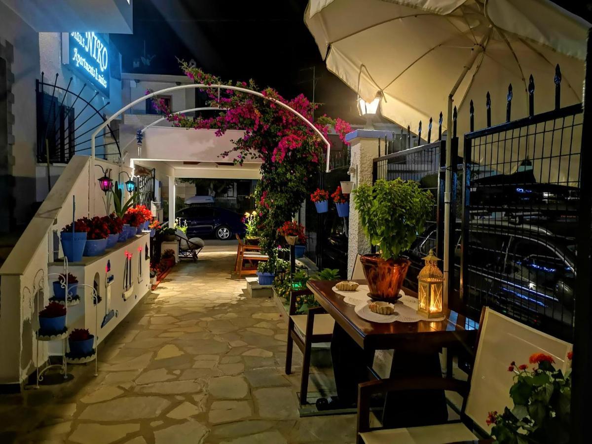 Haus Niko Apartments And Suites Nea Poteidaia Esterno foto
