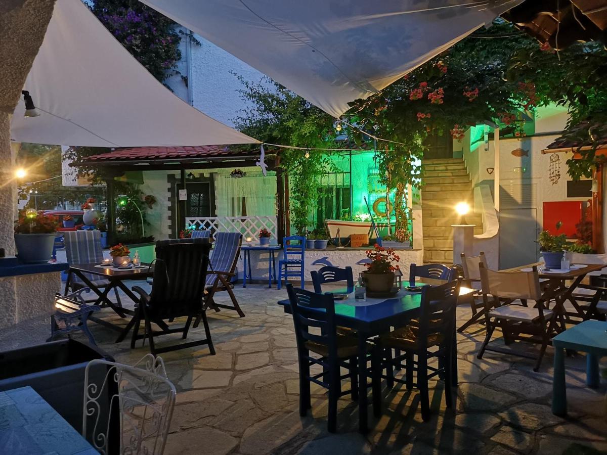 Haus Niko Apartments And Suites Nea Poteidaia Esterno foto
