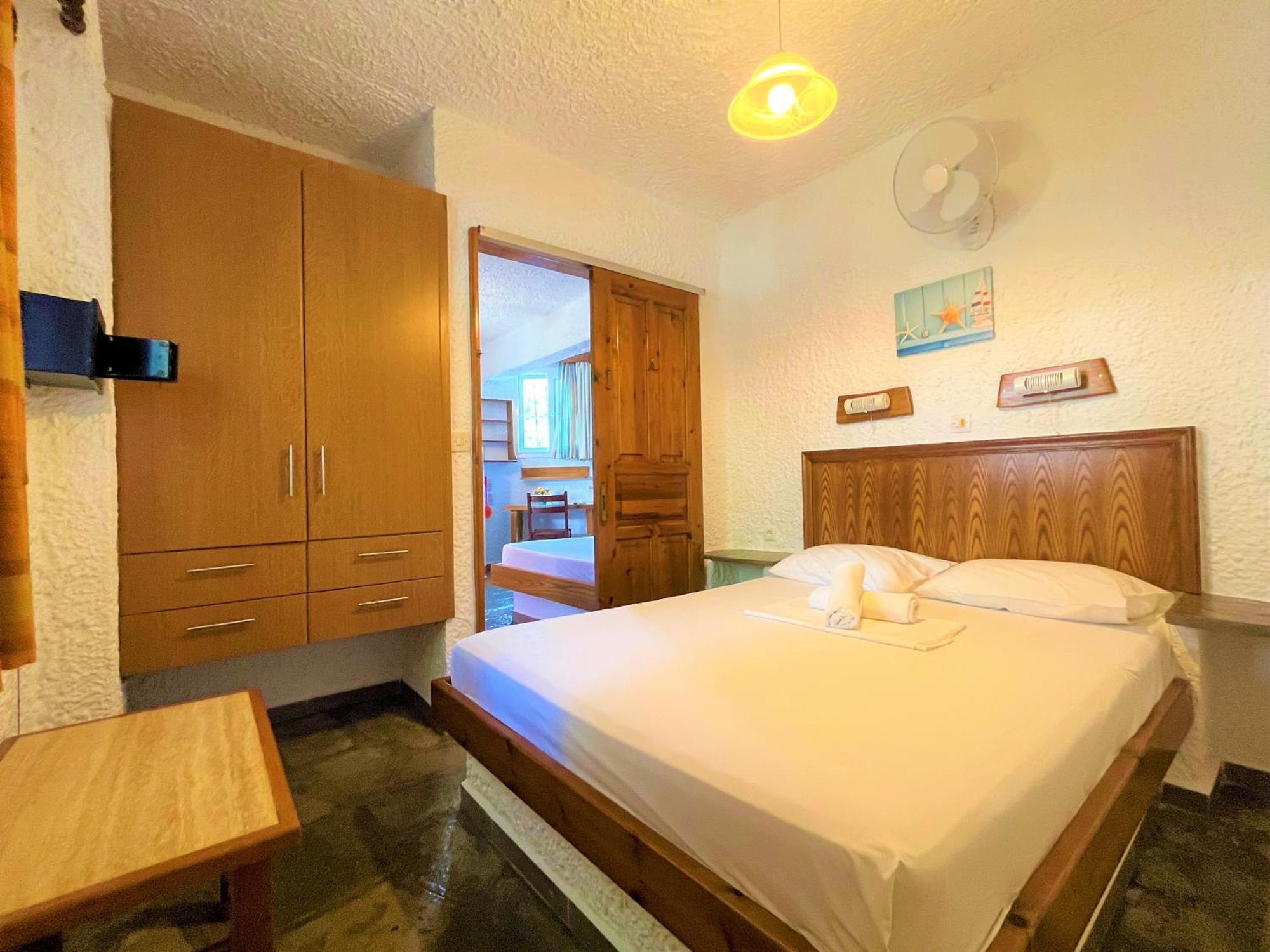 Haus Niko Apartments And Suites Nea Poteidaia Esterno foto