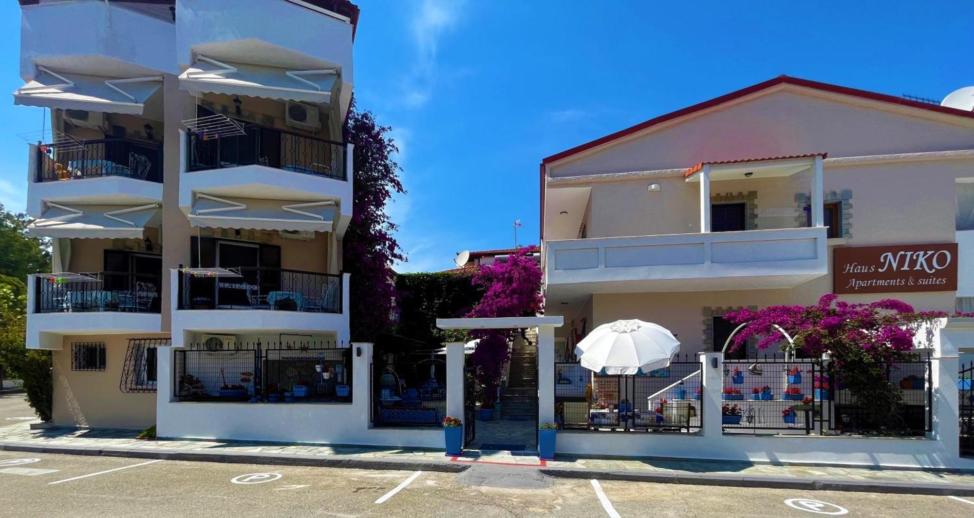 Haus Niko Apartments And Suites Nea Poteidaia Esterno foto