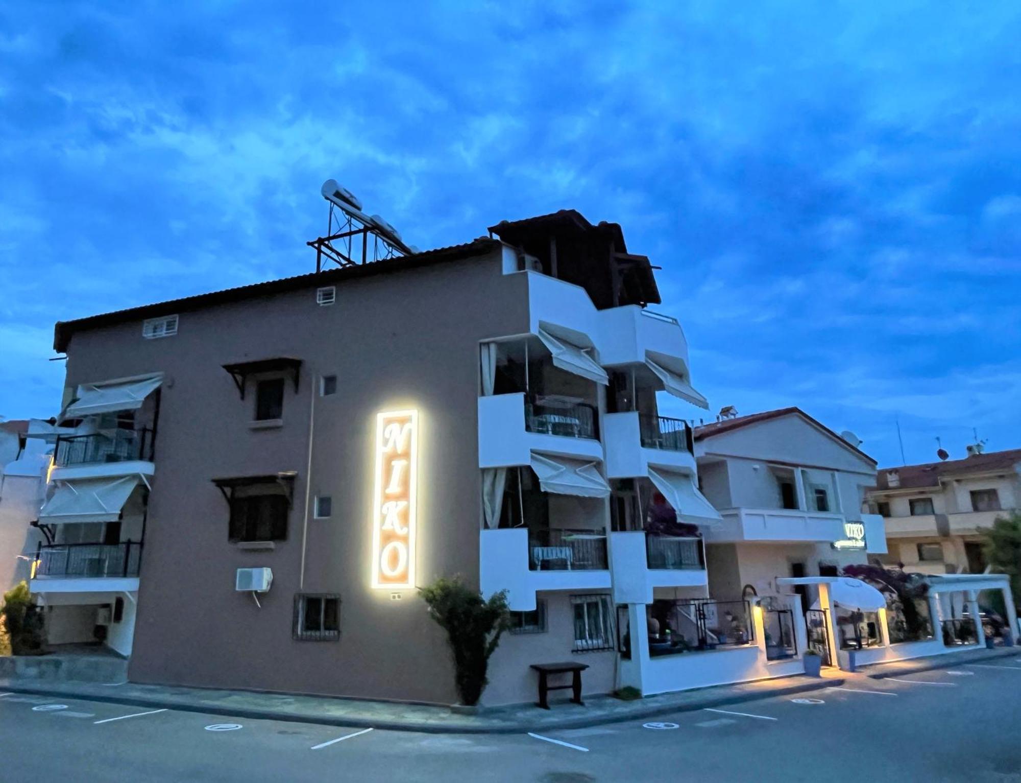 Haus Niko Apartments And Suites Nea Poteidaia Esterno foto