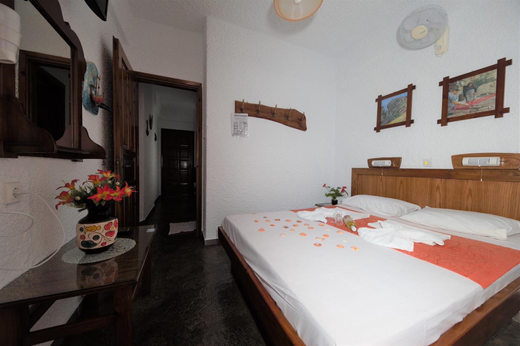 Haus Niko Apartments And Suites Nea Poteidaia Camera foto