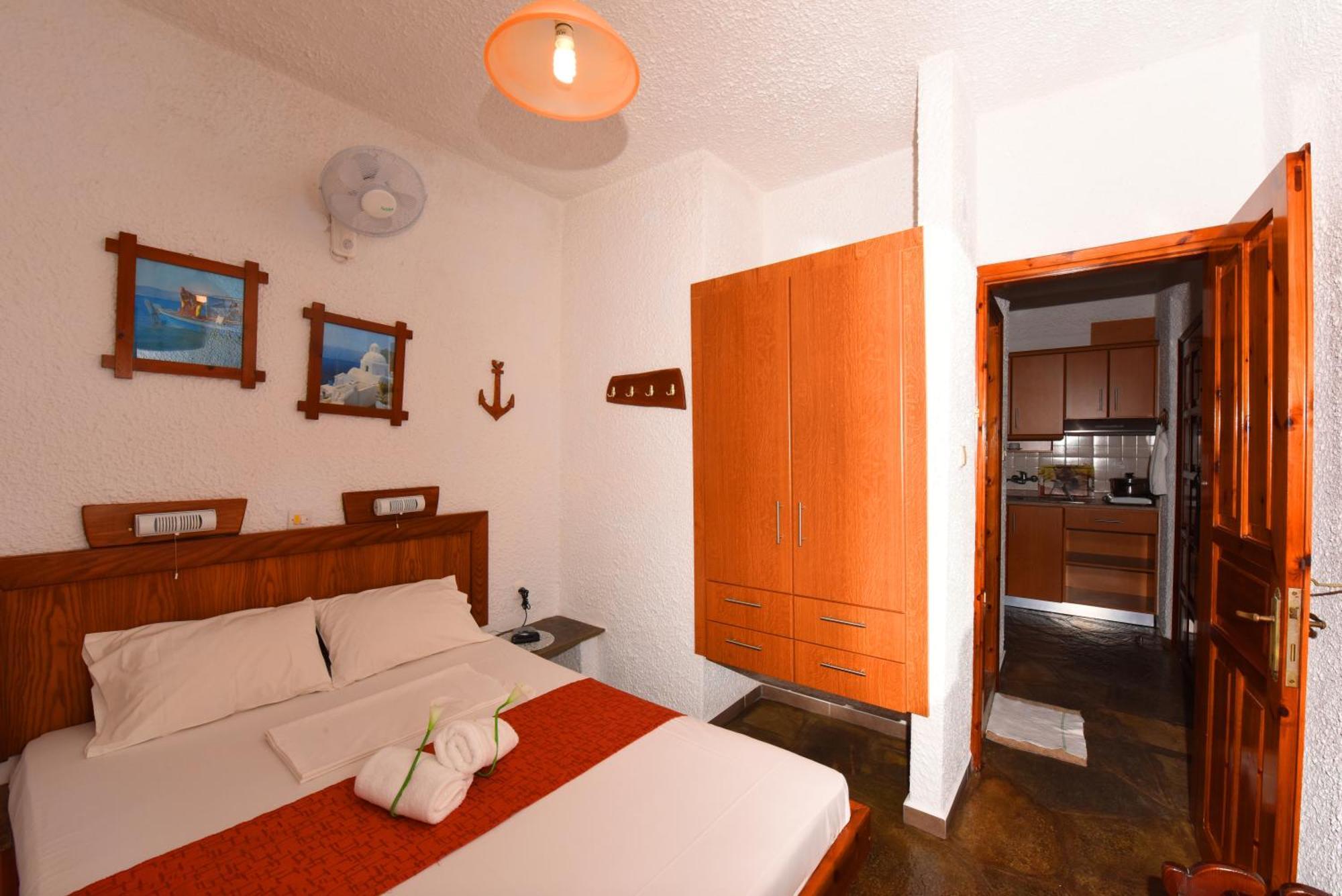 Haus Niko Apartments And Suites Nea Poteidaia Camera foto