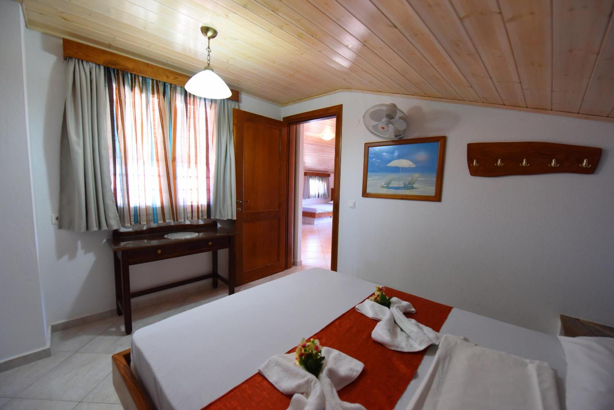 Haus Niko Apartments And Suites Nea Poteidaia Camera foto